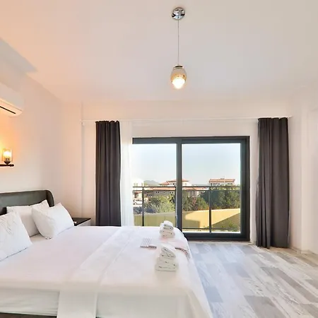 Villa Charming With Private Pool In *