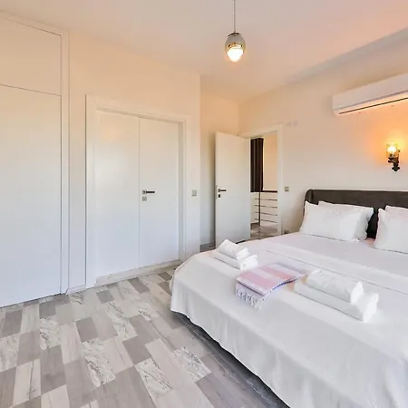 Charming With Private Pool In Villa *