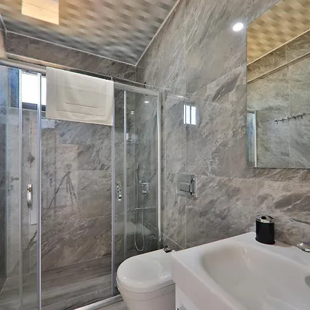Villa Charming With Private Pool In
