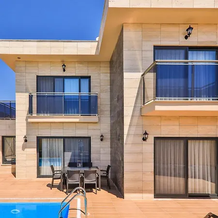ヴィラ Charming With Private Pool In *