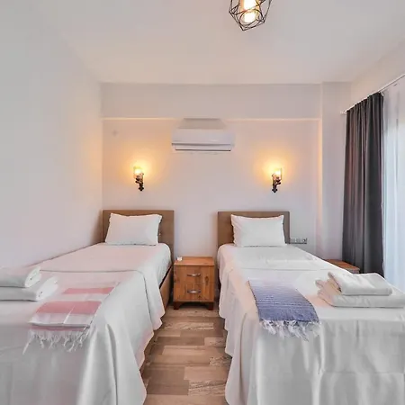 Charming With Private Pool In